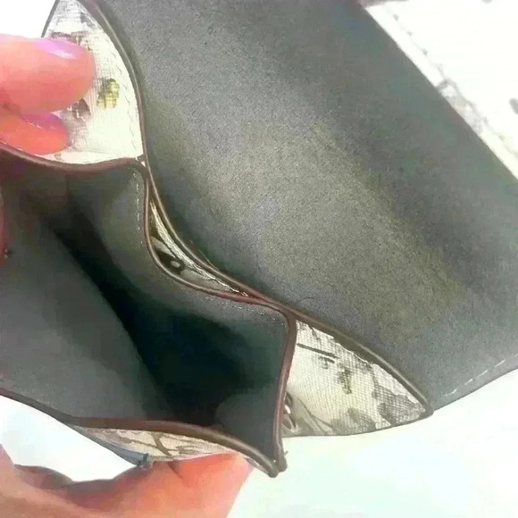 K.Carroll Harper Crossbody belt phone wallet case identity left RFID lining - Picture 4 of 8